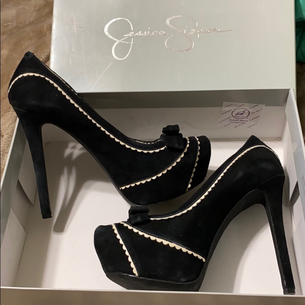 Jessica Simpson black heels